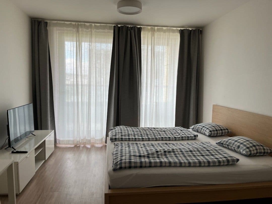 Prenájom bytu 1-izbový 38 m², Kurta Konráda, Praha, Praha Prenájom bytu 1-izbový 38 m², Kurta Konráda, Praha, Praha