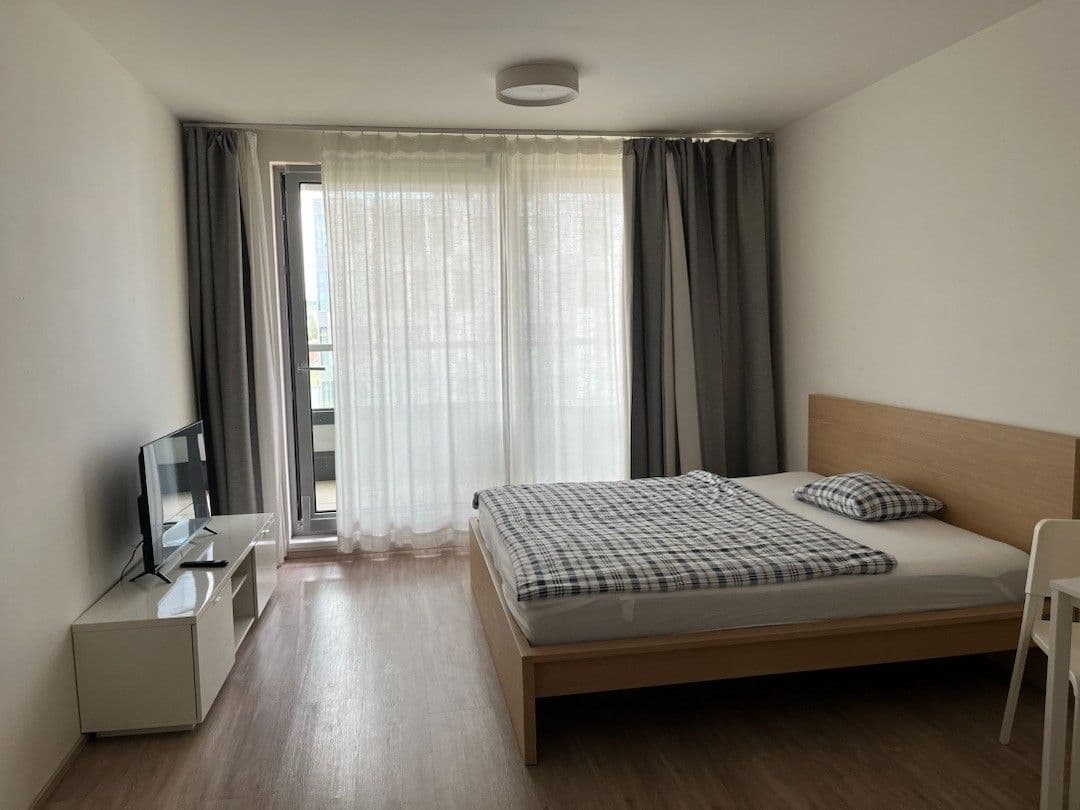 Prenájom bytu 1-izbový 38 m², Kurta Konráda, Praha, Praha Prenájom bytu 1-izbový 38 m², Kurta Konráda, Praha, Praha