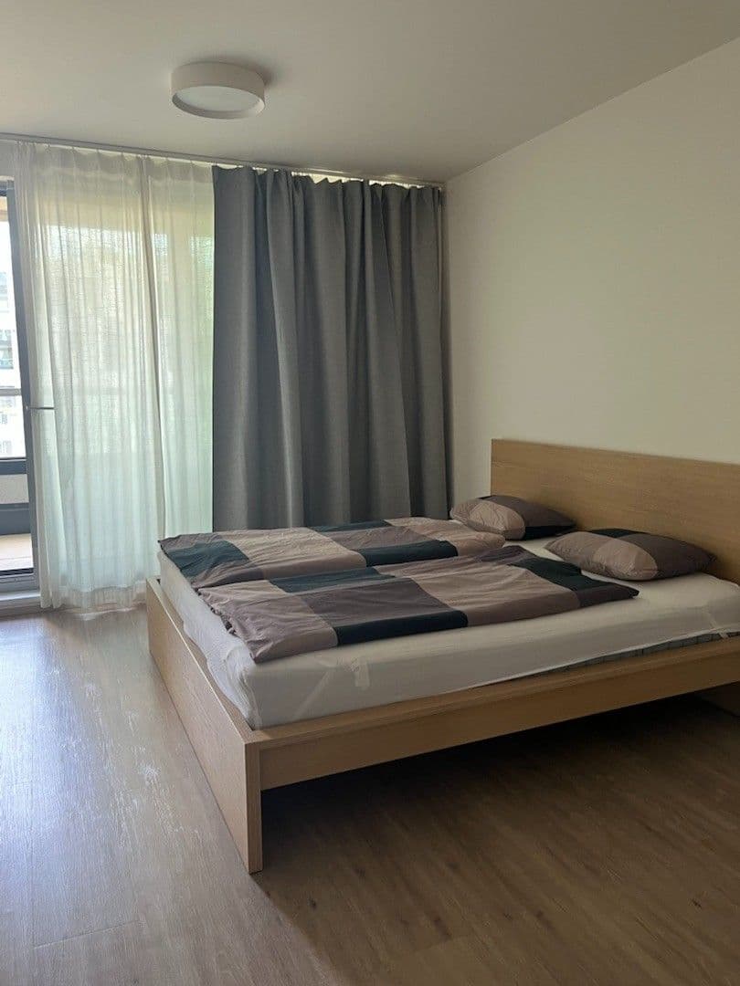 Prenájom bytu 1-izbový 38 m², Kurta Konráda, Praha, Praha Prenájom bytu 1-izbový 38 m², Kurta Konráda, Praha, Praha