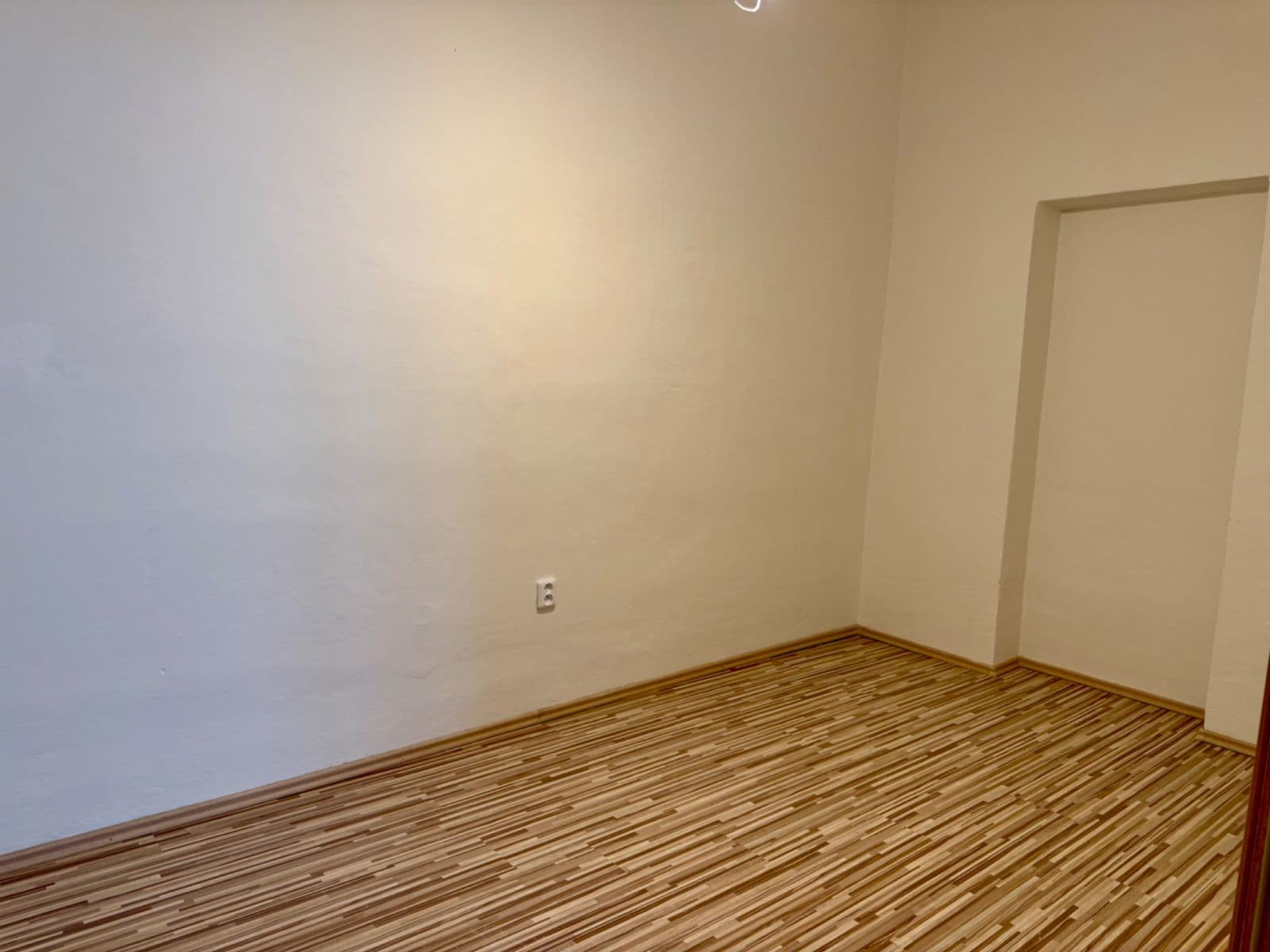 Prenájom bytu 3-izbový 80 m², Zámecká, Ostrava, Moravskoslezský kraj Prenájom bytu 3-izbový 80 m², Zámecká, Ostrava, Moravskoslezský kraj