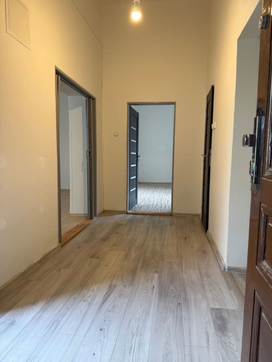 Prenájom bytu 3-izbový 80 m², Zámecká, Ostrava, Moravskoslezský kraj Prenájom bytu 3-izbový 80 m², Zámecká, Ostrava, Moravskoslezský kraj