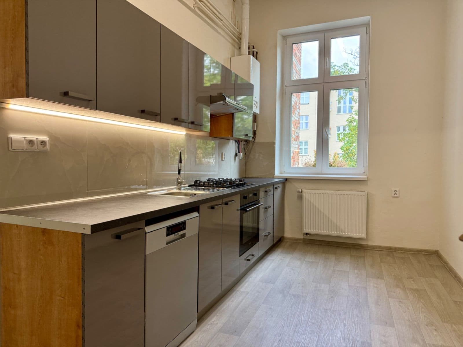 Prenájom bytu 3-izbový 80 m², Zámecká, Ostrava, Moravskoslezský kraj Prenájom bytu 3-izbový 80 m², Zámecká, Ostrava, Moravskoslezský kraj