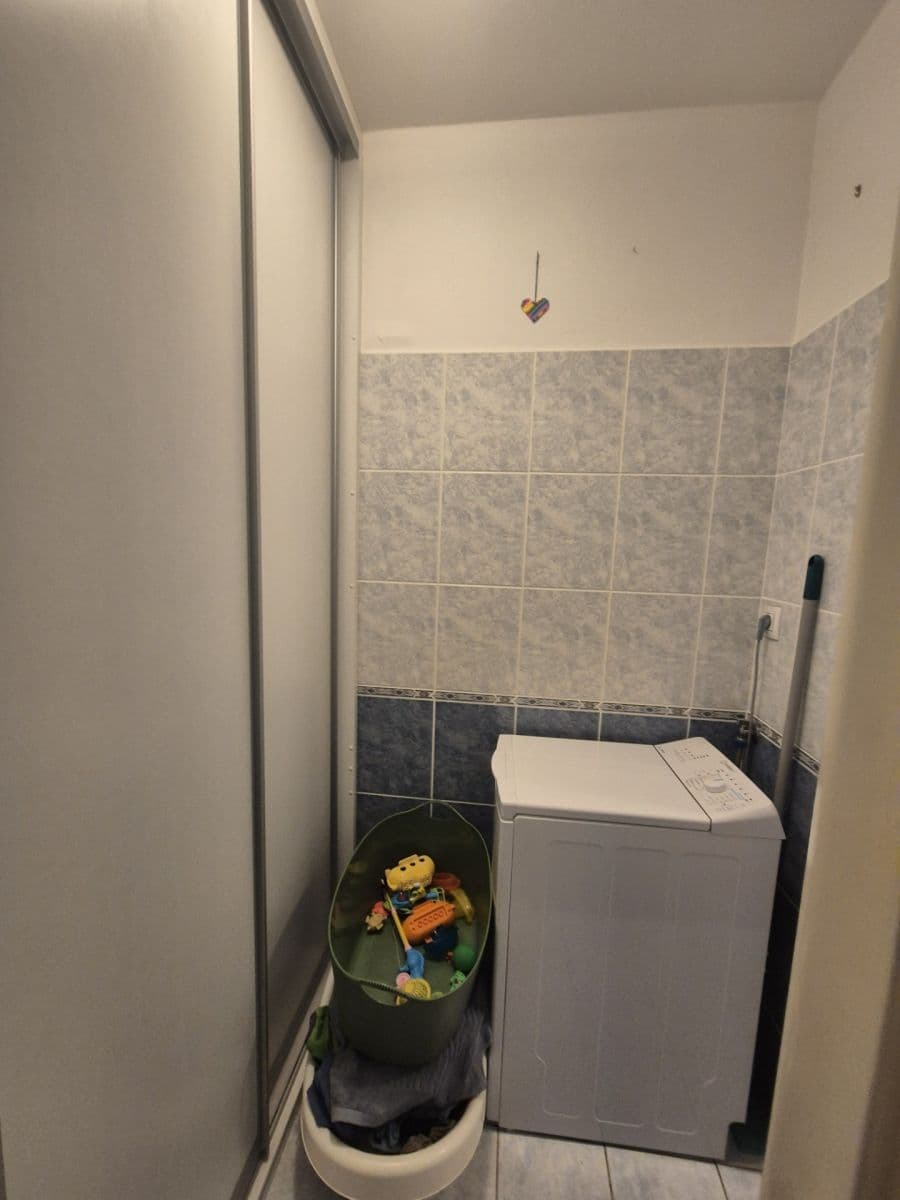 Prenájom bytu 3-izbový 74 m², Nedvězská, Praha, Praha Prenájom bytu 3-izbový 74 m², Nedvězská, Praha, Praha