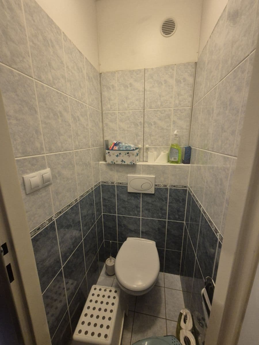 Prenájom bytu 3-izbový 74 m², Nedvězská, Praha, Praha Prenájom bytu 3-izbový 74 m², Nedvězská, Praha, Praha