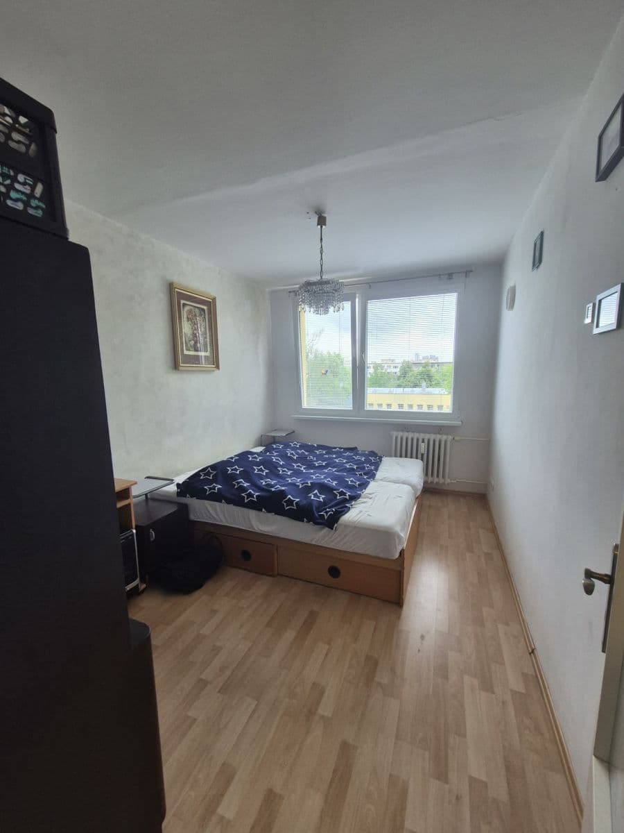 Prenájom bytu 3-izbový 74 m², Nedvězská, Praha, Praha Prenájom bytu 3-izbový 74 m², Nedvězská, Praha, Praha