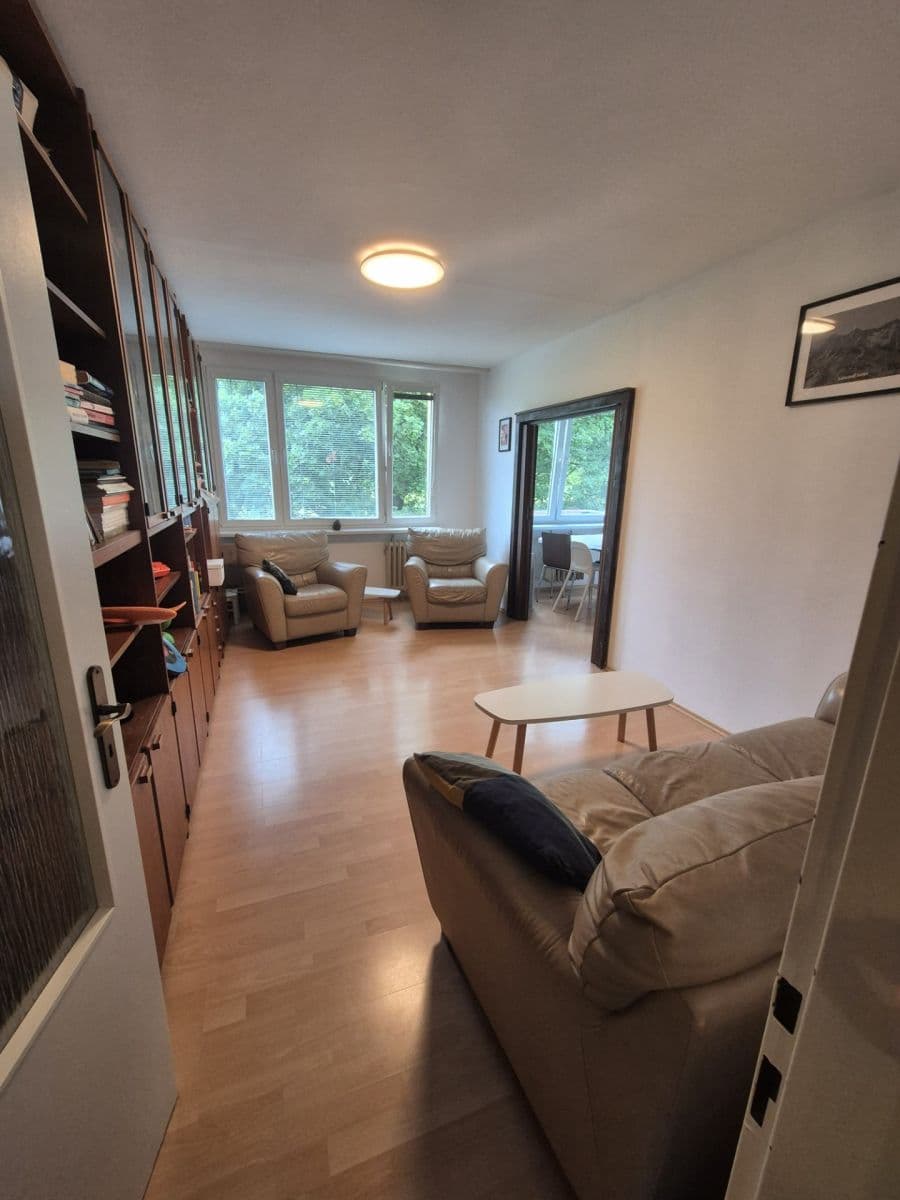 Prenájom bytu 3-izbový 74 m², Nedvězská, Praha, Praha Prenájom bytu 3-izbový 74 m², Nedvězská, Praha, Praha