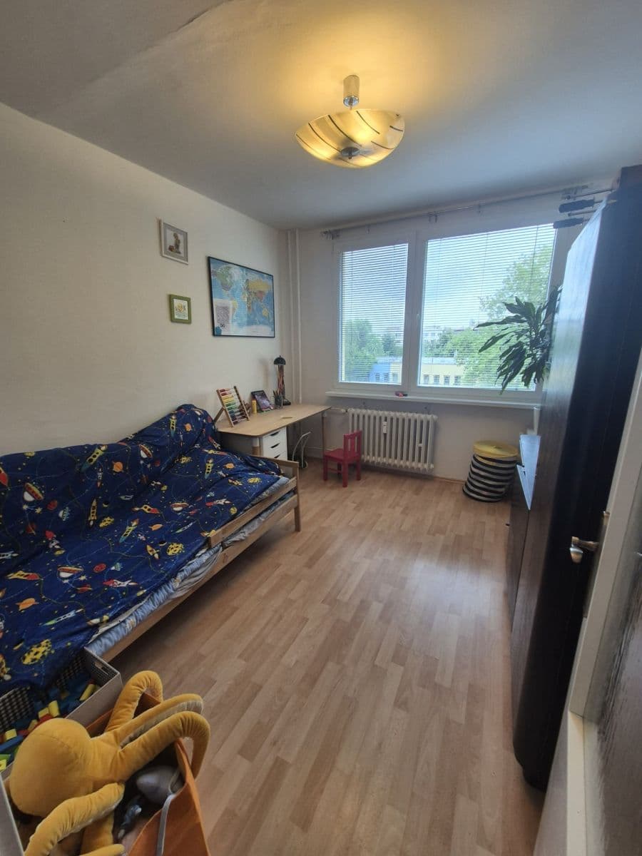 Prenájom bytu 3-izbový 74 m², Nedvězská, Praha, Praha Prenájom bytu 3-izbový 74 m², Nedvězská, Praha, Praha