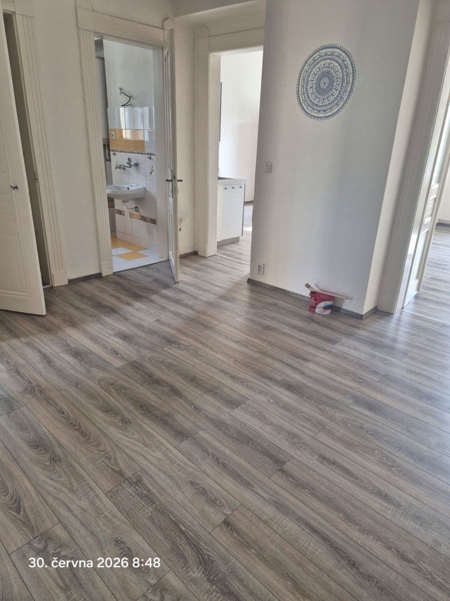 Prenájom bytu 4-izbový 120 m², Na Doubkové, Praha, Praha Prenájom bytu 4-izbový 120 m², Na Doubkové, Praha, Praha