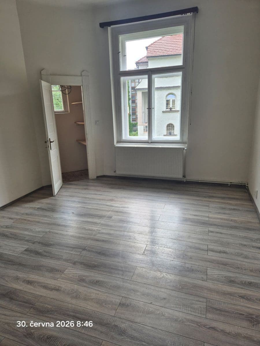 Prenájom bytu 4-izbový 120 m², Na Doubkové, Praha, Praha Prenájom bytu 4-izbový 120 m², Na Doubkové, Praha, Praha
