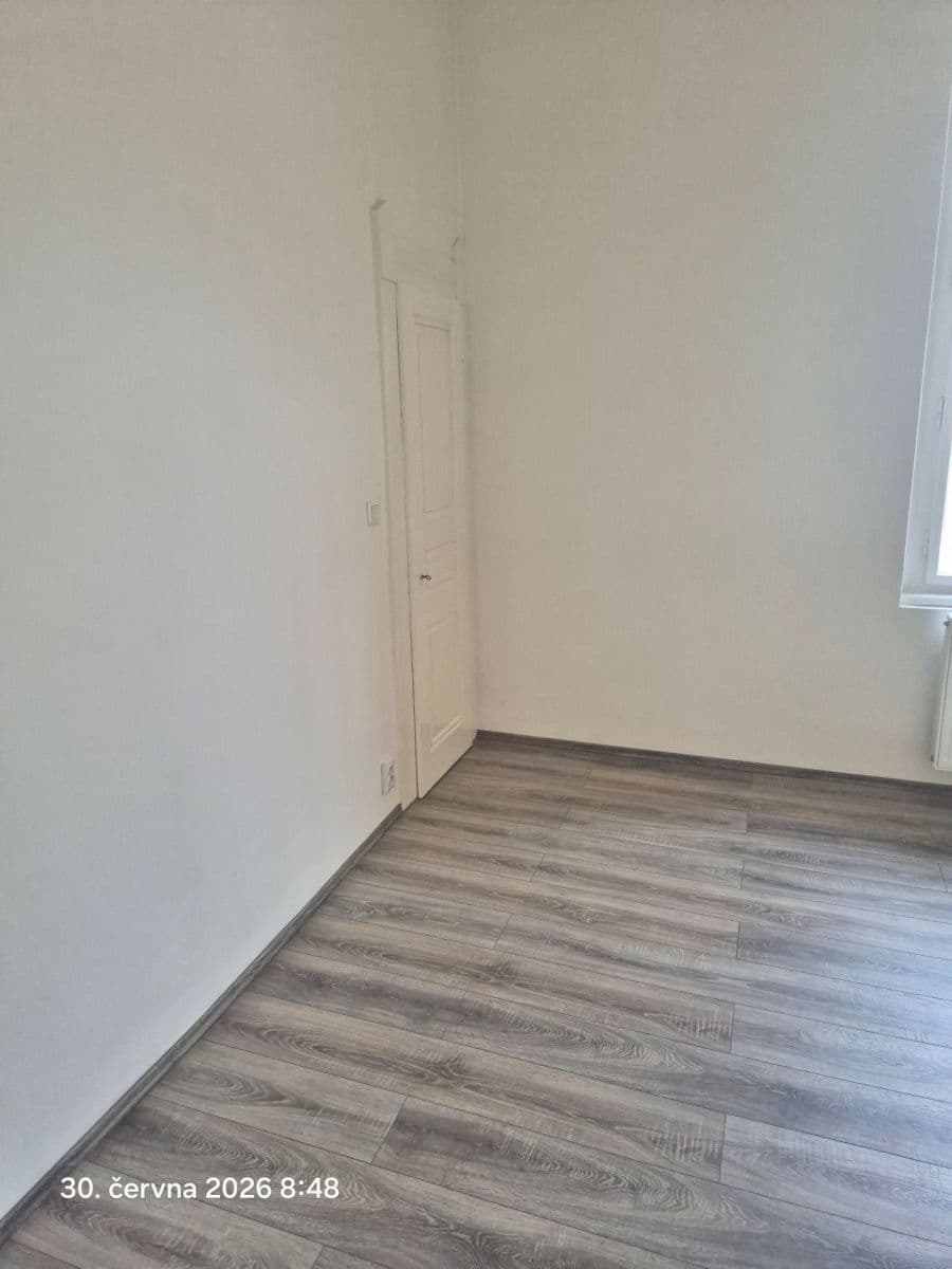 Prenájom bytu 4-izbový 120 m², Na Doubkové, Praha, Praha Prenájom bytu 4-izbový 120 m², Na Doubkové, Praha, Praha