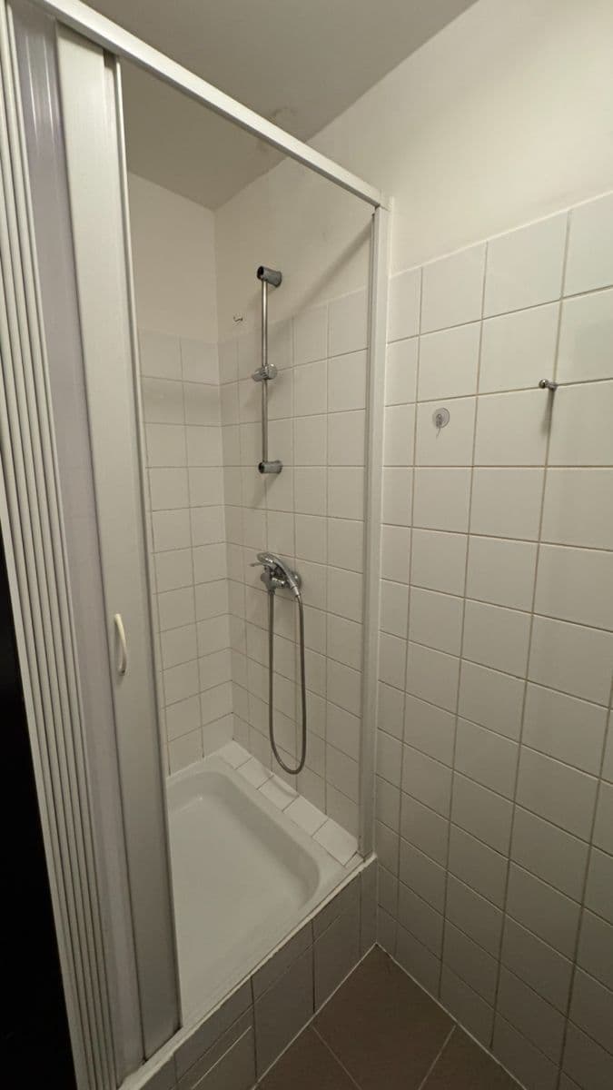 Prenájom bytu 2-izbový 39 m², Heydukova, Praha, Praha Prenájom bytu 2-izbový 39 m², Heydukova, Praha, Praha