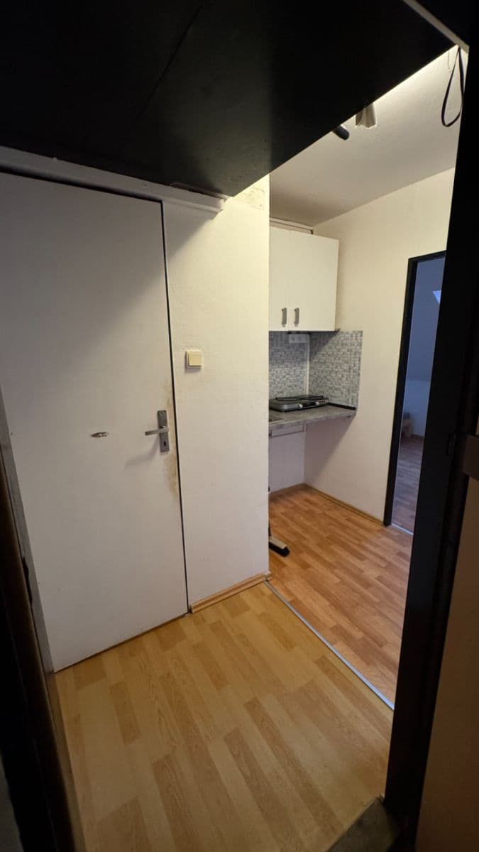 Prenájom bytu 2-izbový 39 m², Heydukova, Praha, Praha Prenájom bytu 2-izbový 39 m², Heydukova, Praha, Praha