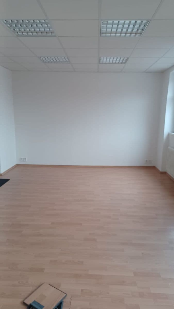 Prenájom nebytového priestoru 25 m², Pod Hájem, Králův Dvůr, Středočeský kraj Prenájom nebytového priestoru 25 m², Pod Hájem, Králův Dvůr, Středočeský kraj