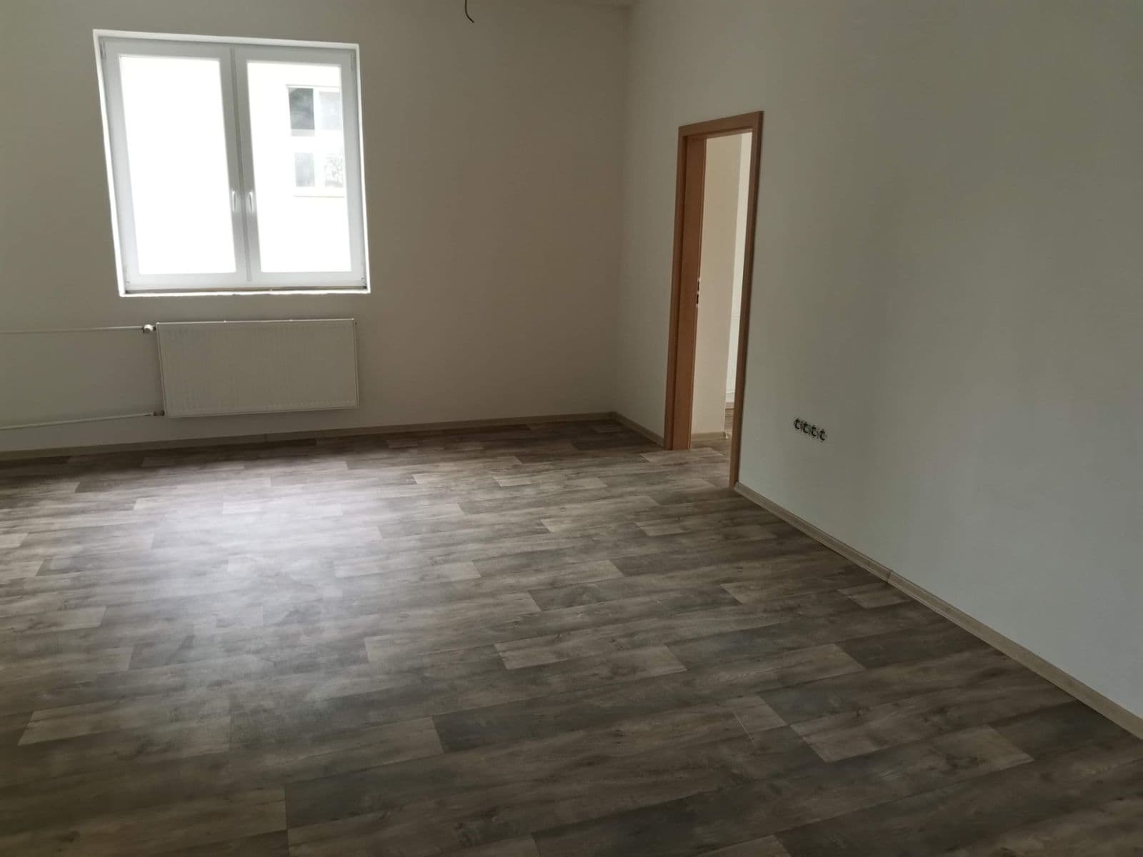Prenájom nebytového priestoru 36 m², Brožíkova, Beroun, Středočeský kraj Prenájom nebytového priestoru 36 m², Brožíkova, Beroun, Středočeský kraj