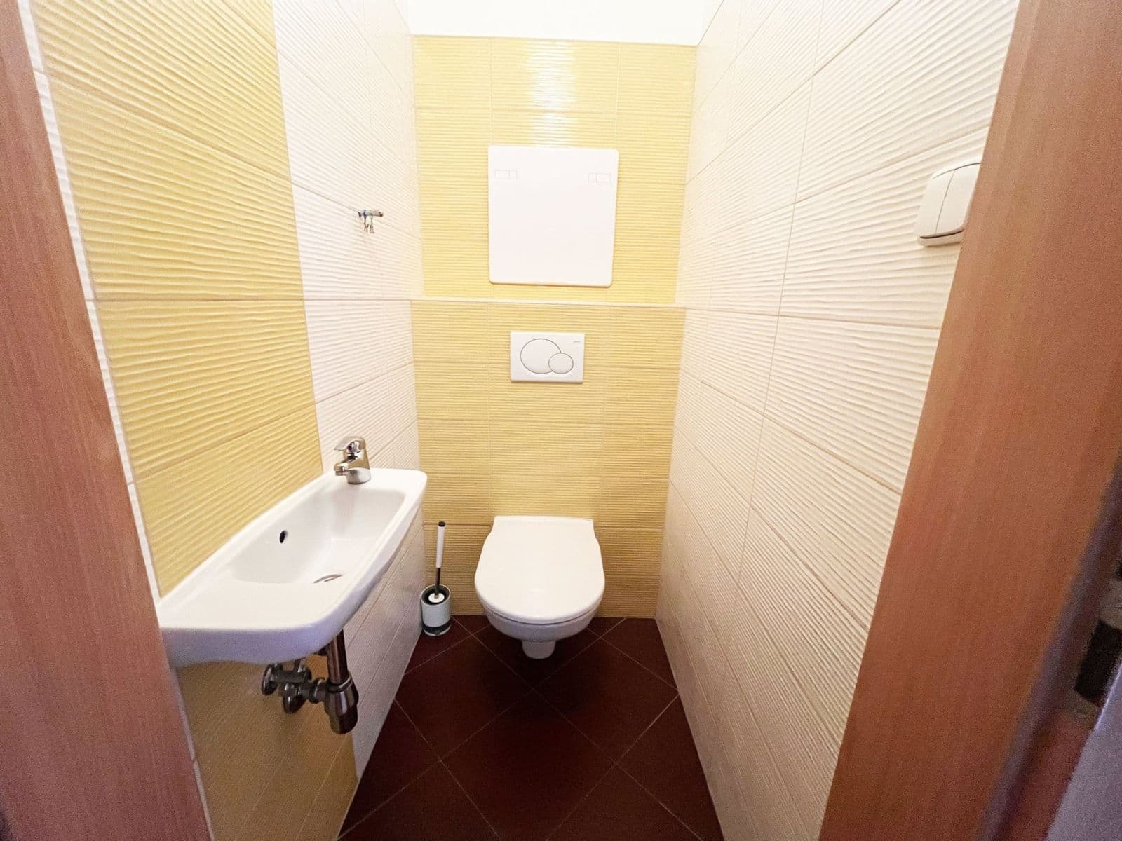 Prenájom bytu 2-izbový 62 m², Jana Přibíka, Praha, Praha Prenájom bytu 2-izbový 62 m², Jana Přibíka, Praha, Praha