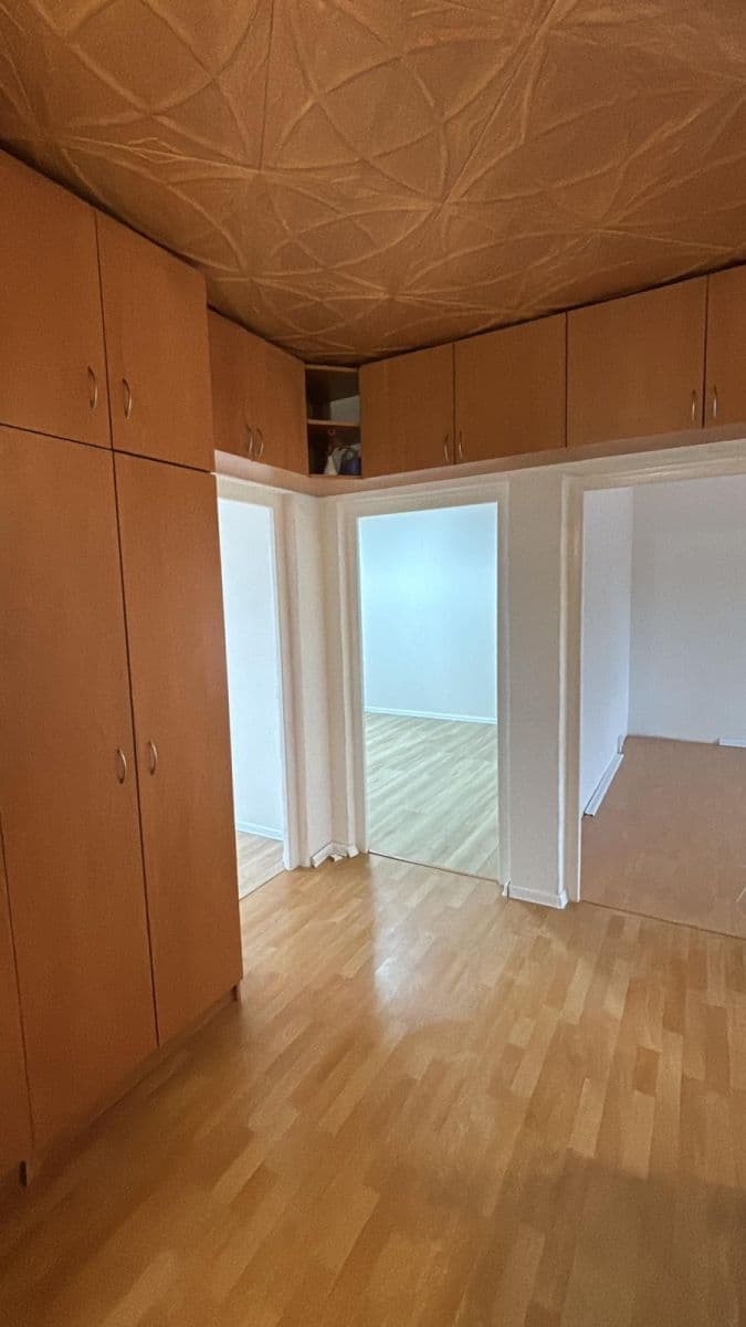 Prenájom bytu 3-izbový 77 m², Školní pěšina, Chomutov, Ústecký kraj Prenájom bytu 3-izbový 77 m², Školní pěšina, Chomutov, Ústecký kraj