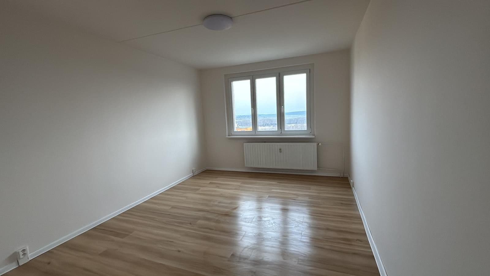 Prenájom bytu 3-izbový 77 m², Školní pěšina, Chomutov, Ústecký kraj Prenájom bytu 3-izbový 77 m², Školní pěšina, Chomutov, Ústecký kraj
