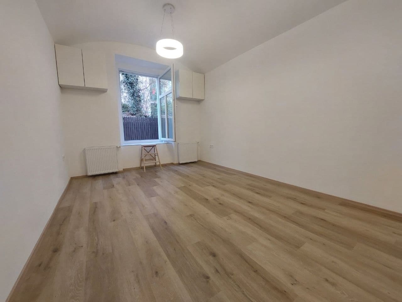 Prenájom bytu 1-izbový 43 m², Hartigova, Praha, Praha Prenájom bytu 1-izbový 43 m², Hartigova, Praha, Praha