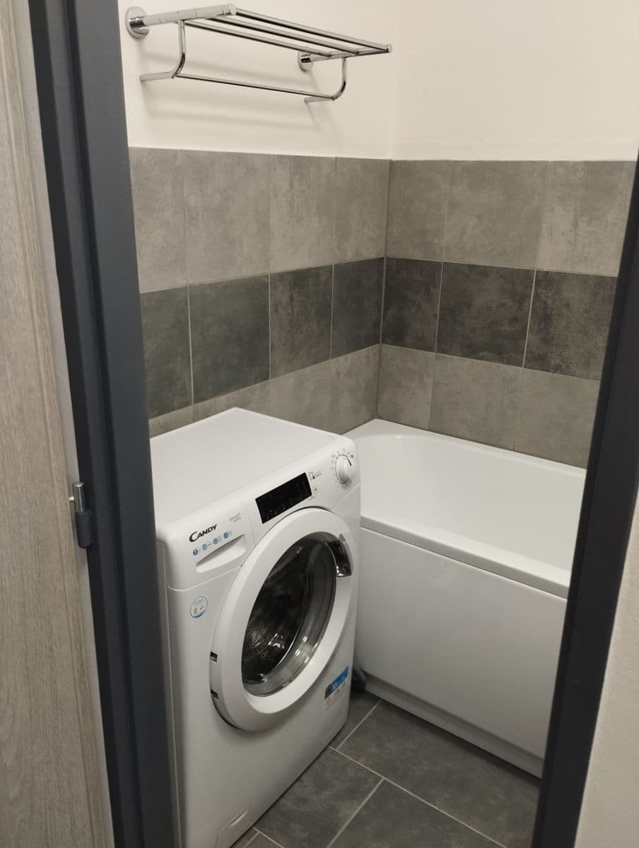 Prenájom bytu 3-izbový 64 m², Heřmanova, Praha, Praha Prenájom bytu 3-izbový 64 m², Heřmanova, Praha, Praha