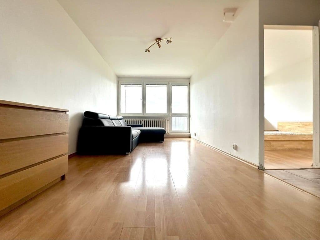 Prenájom bytu 2-izbový 40 m², Nekvasilova, Praha, Praha Prenájom bytu 2-izbový 40 m², Nekvasilova, Praha, Praha