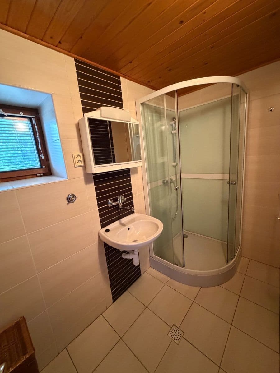 Predaj rekreačného objektu 62 m², pozemok 330 m², Ktiš, Jihočeský kraj Predaj rekreačného objektu 62 m², pozemok 330 m², Ktiš, Jihočeský kraj