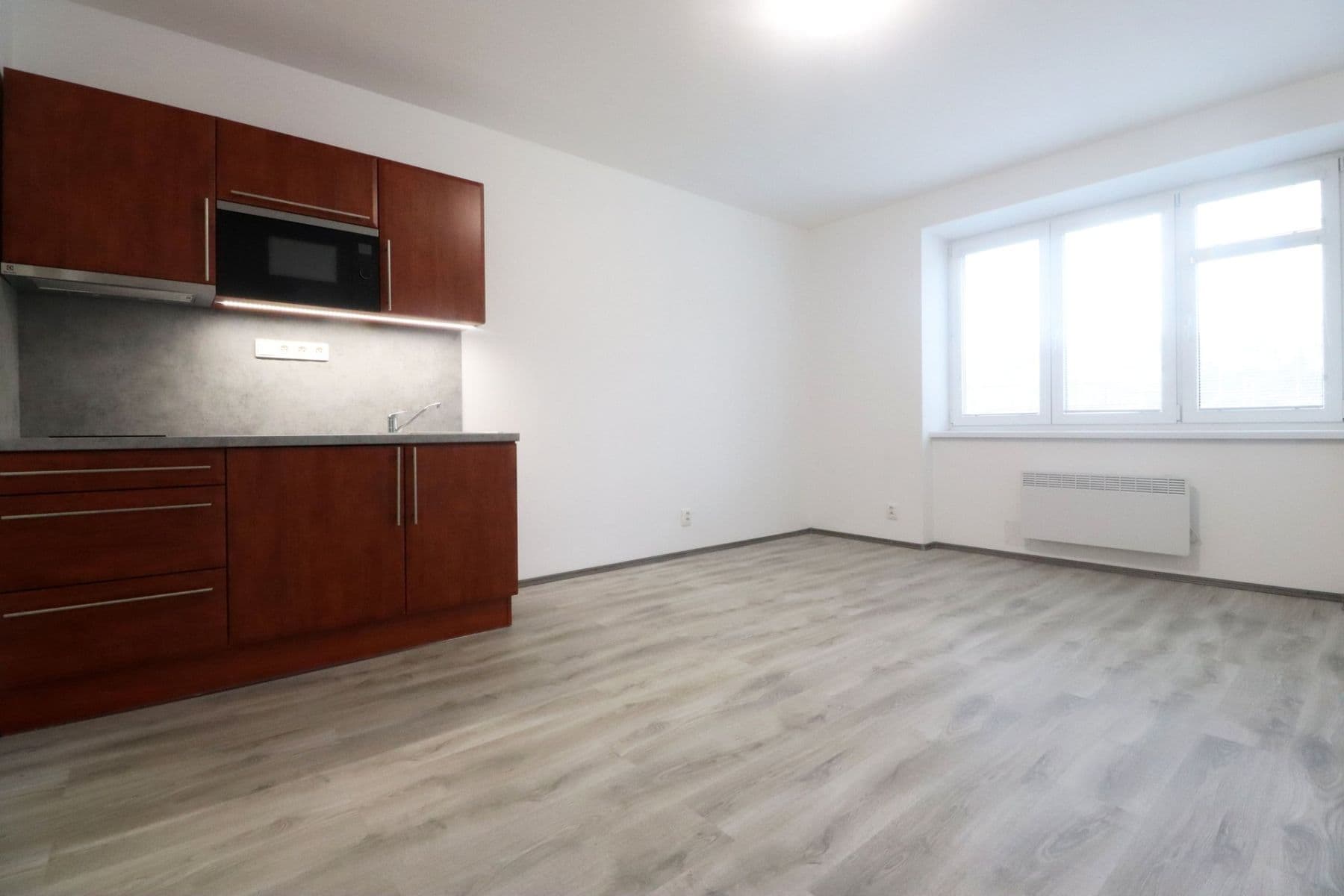 Prenájom bytu 1-izbový 27 m², Kolbenova, Praha, Praha Prenájom bytu 1-izbový 27 m², Kolbenova, Praha, Praha