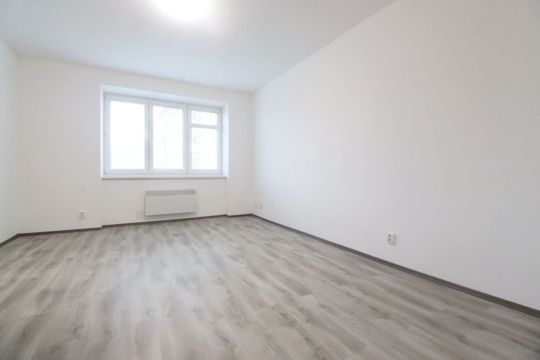 Prenájom bytu 1-izbový 27 m², Kolbenova, Praha, Praha Prenájom bytu 1-izbový 27 m², Kolbenova, Praha, Praha