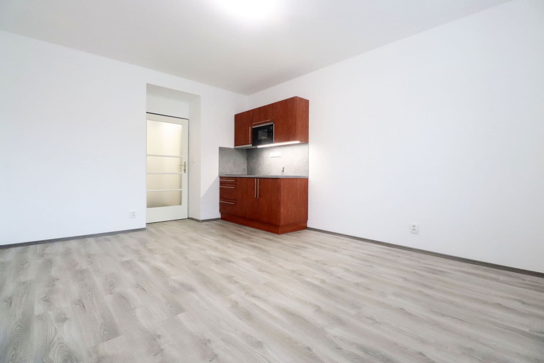 Prenájom bytu 1-izbový 27 m², Kolbenova, Praha, Praha Prenájom bytu 1-izbový 27 m², Kolbenova, Praha, Praha
