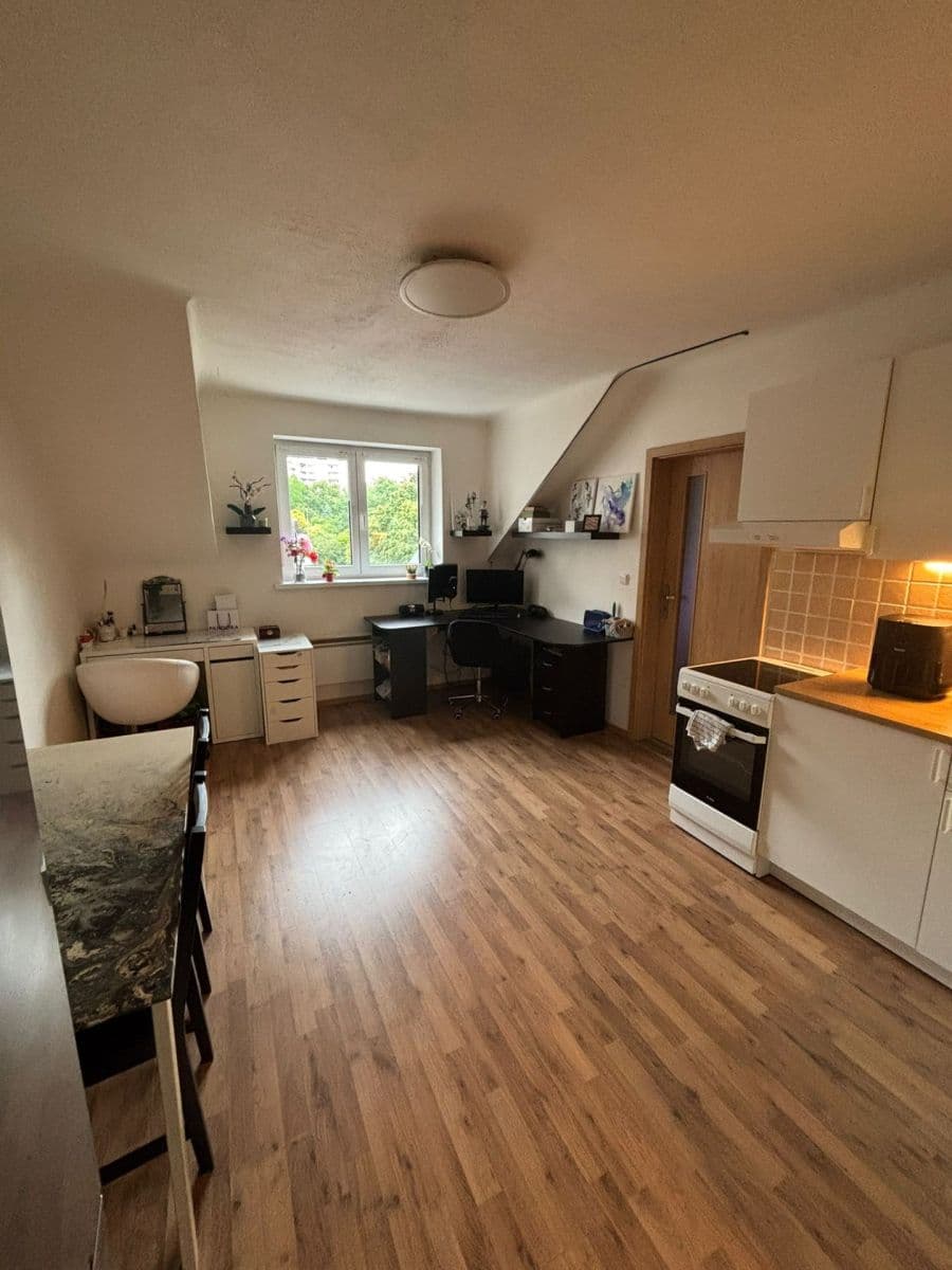 Prenájom bytu 2-izbový 46 m², V Korytech, Praha, Praha Prenájom bytu 2-izbový 46 m², V Korytech, Praha, Praha