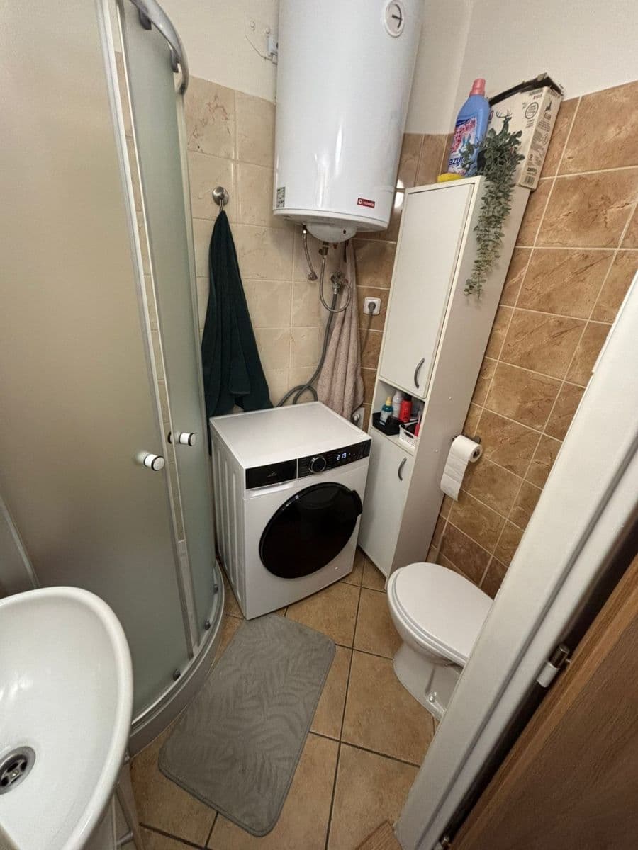 Prenájom bytu 2-izbový 46 m², V Korytech, Praha, Praha Prenájom bytu 2-izbový 46 m², V Korytech, Praha, Praha