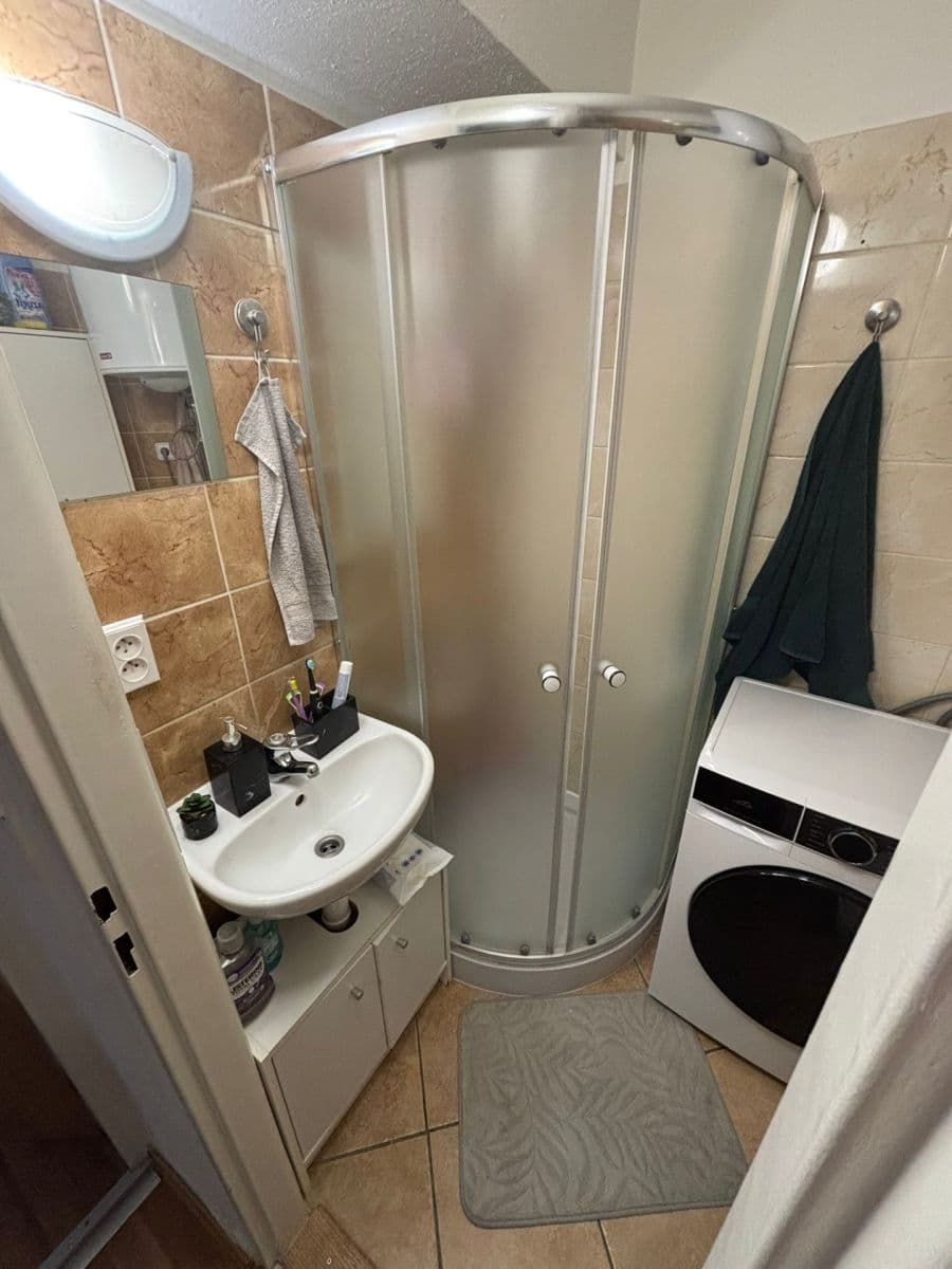 Prenájom bytu 2-izbový 46 m², V Korytech, Praha, Praha Prenájom bytu 2-izbový 46 m², V Korytech, Praha, Praha