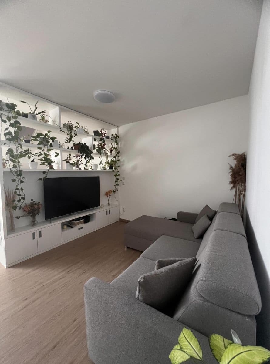 Prenájom bytu 1-izbový 37 m², Lazecká, Olomouc, Olomoucký kraj Prenájom bytu 1-izbový 37 m², Lazecká, Olomouc, Olomoucký kraj