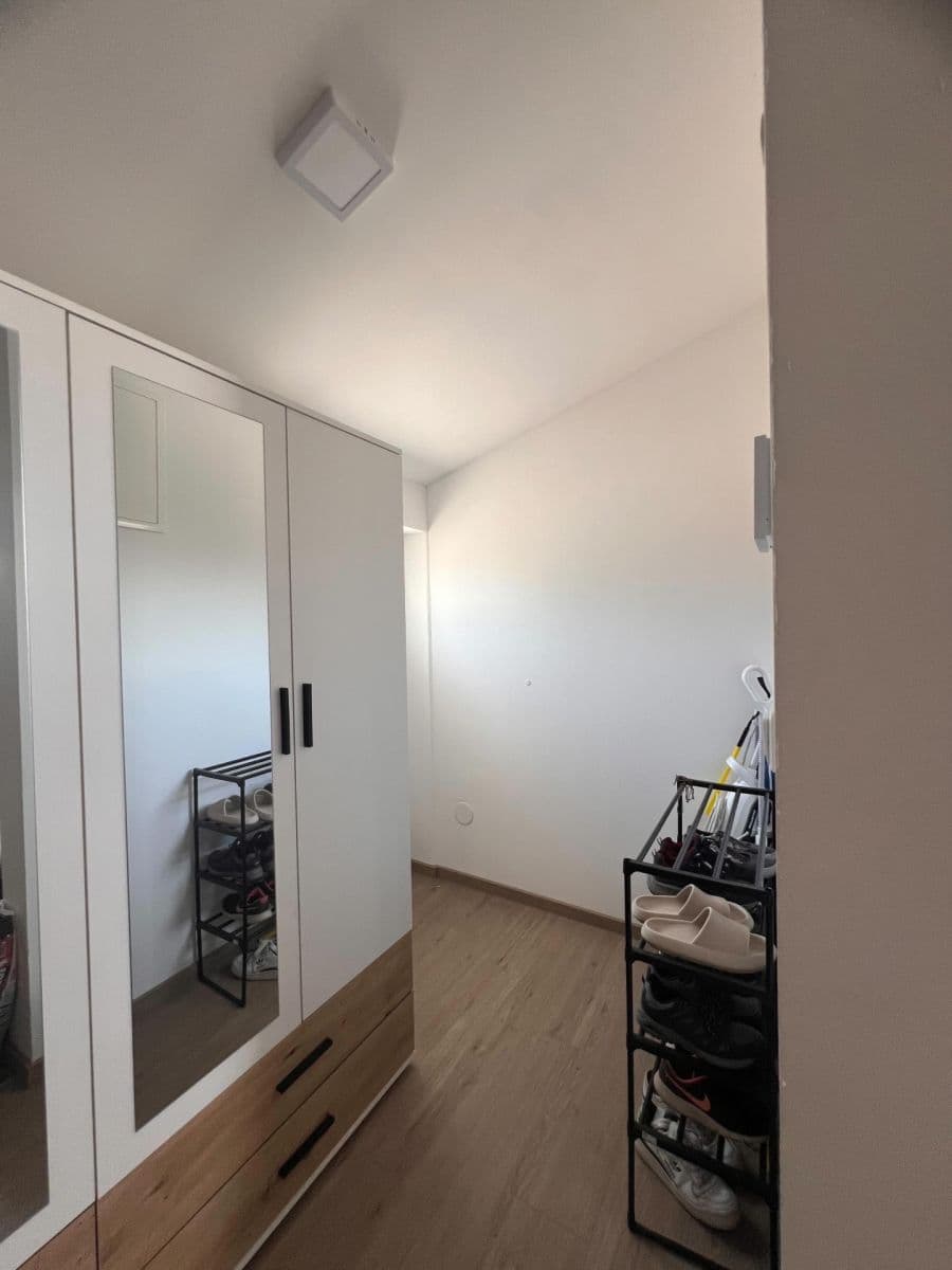 Prenájom bytu 1-izbový 37 m², Lazecká, Olomouc, Olomoucký kraj Prenájom bytu 1-izbový 37 m², Lazecká, Olomouc, Olomoucký kraj