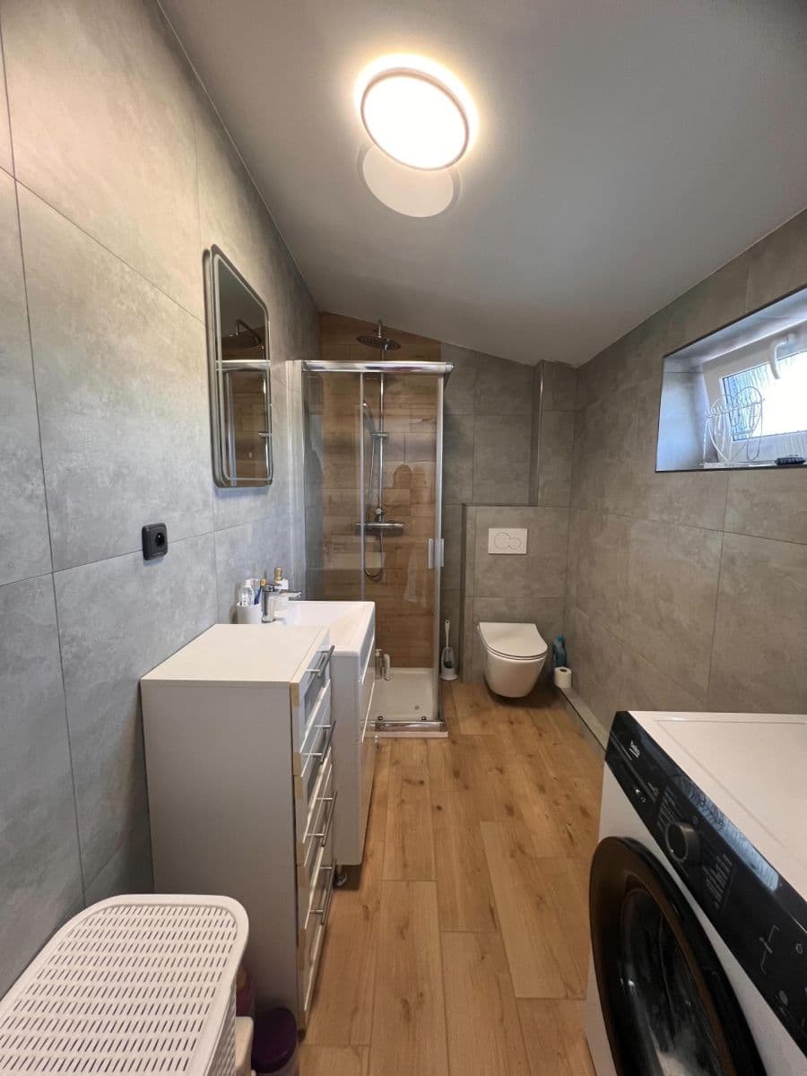 Prenájom bytu 1-izbový 37 m², Lazecká, Olomouc, Olomoucký kraj Prenájom bytu 1-izbový 37 m², Lazecká, Olomouc, Olomoucký kraj