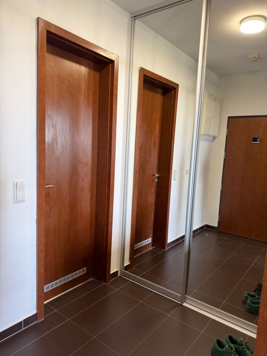 Predaj bytu 2-izbový 52 m², Jeremiášova, Praha, Praha Predaj bytu 2-izbový 52 m², Jeremiášova, Praha, Praha