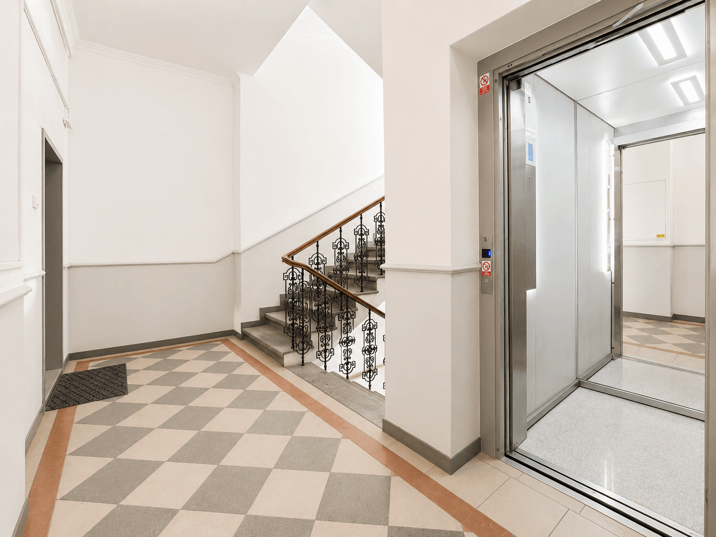 Predaj bytu 5-izbový 117 m², náměstí Jiřího z Poděbrad, Praha, Praha Predaj bytu 5-izbový 117 m², náměstí Jiřího z Poděbrad, Praha, Praha