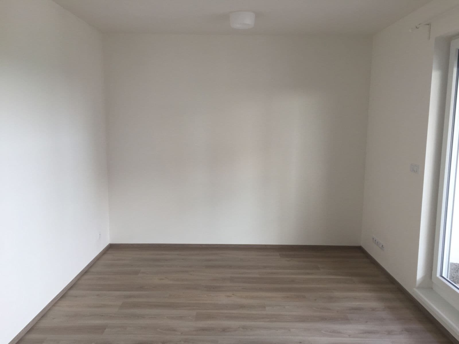 Prenájom bytu 1-izbový 28 m², Hlučkova, Praha, Praha Prenájom bytu 1-izbový 28 m², Hlučkova, Praha, Praha