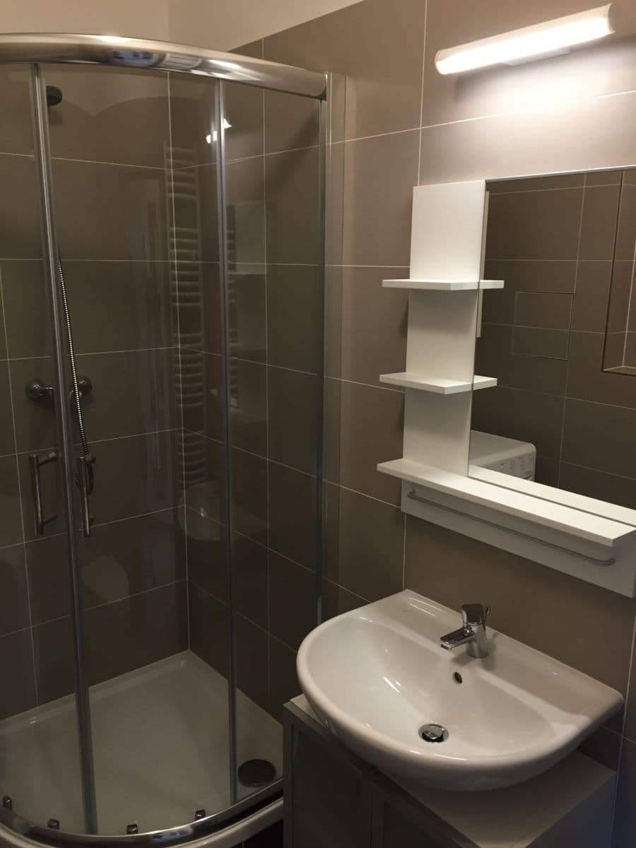 Prenájom bytu 1-izbový 28 m², Hlučkova, Praha, Praha Prenájom bytu 1-izbový 28 m², Hlučkova, Praha, Praha