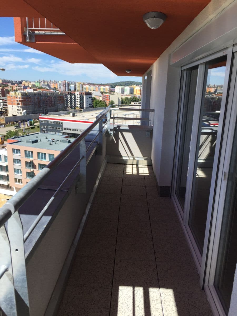 Prenájom bytu 1-izbový 28 m², Hlučkova, Praha, Praha Prenájom bytu 1-izbový 28 m², Hlučkova, Praha, Praha