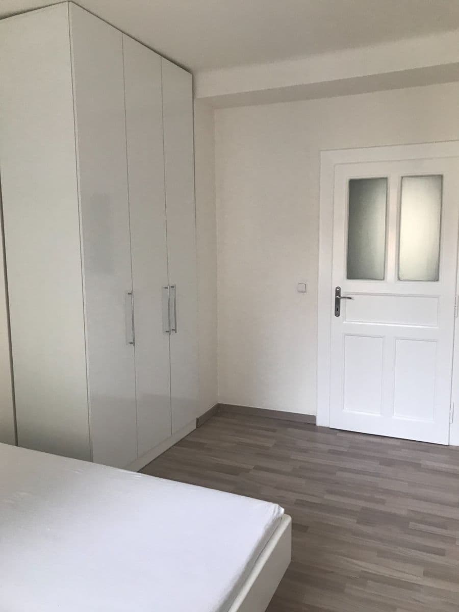 Prenájom bytu 2-izbový 42 m², Biskupcova, Praha, Praha Prenájom bytu 2-izbový 42 m², Biskupcova, Praha, Praha