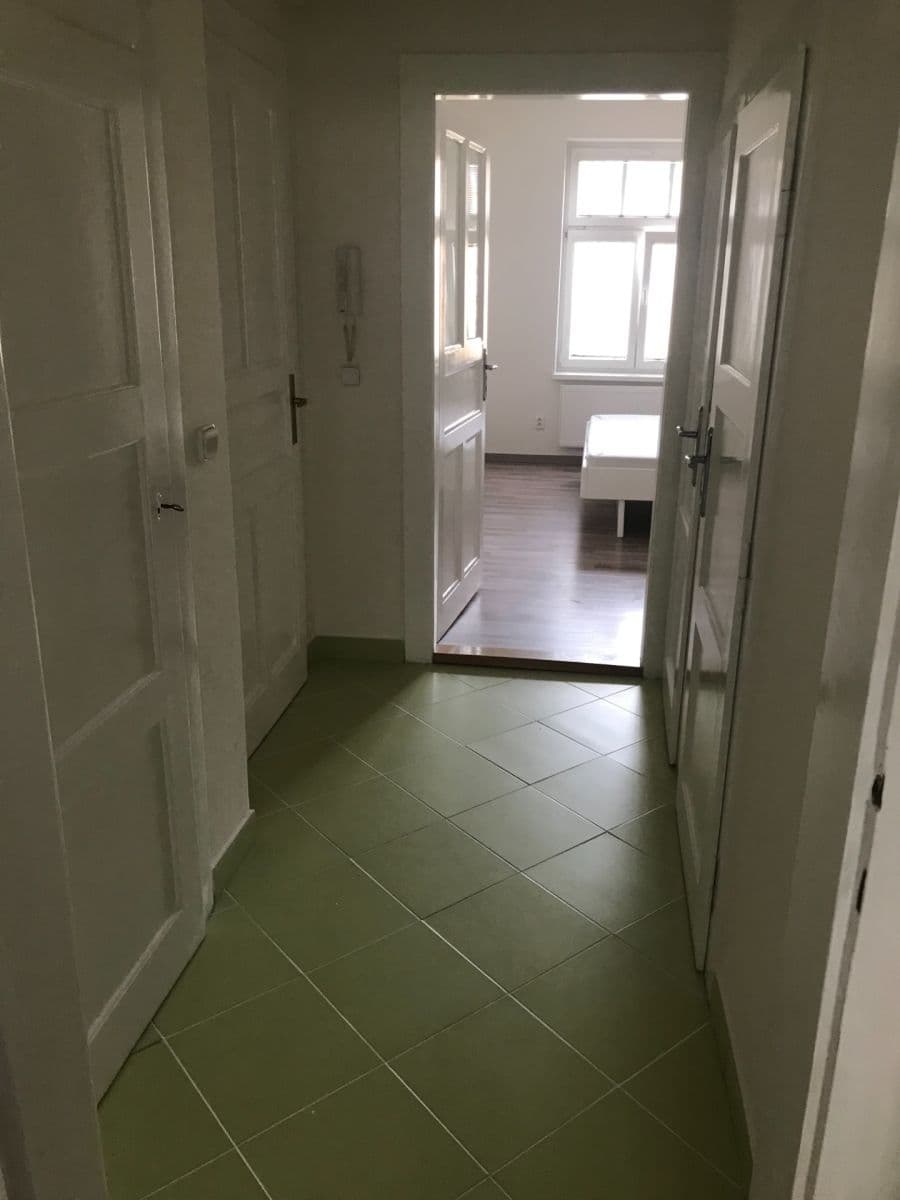 Prenájom bytu 2-izbový 42 m², Biskupcova, Praha, Praha Prenájom bytu 2-izbový 42 m², Biskupcova, Praha, Praha