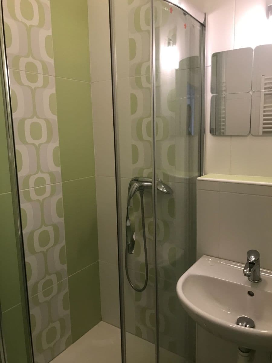 Prenájom bytu 2-izbový 42 m², Biskupcova, Praha, Praha Prenájom bytu 2-izbový 42 m², Biskupcova, Praha, Praha