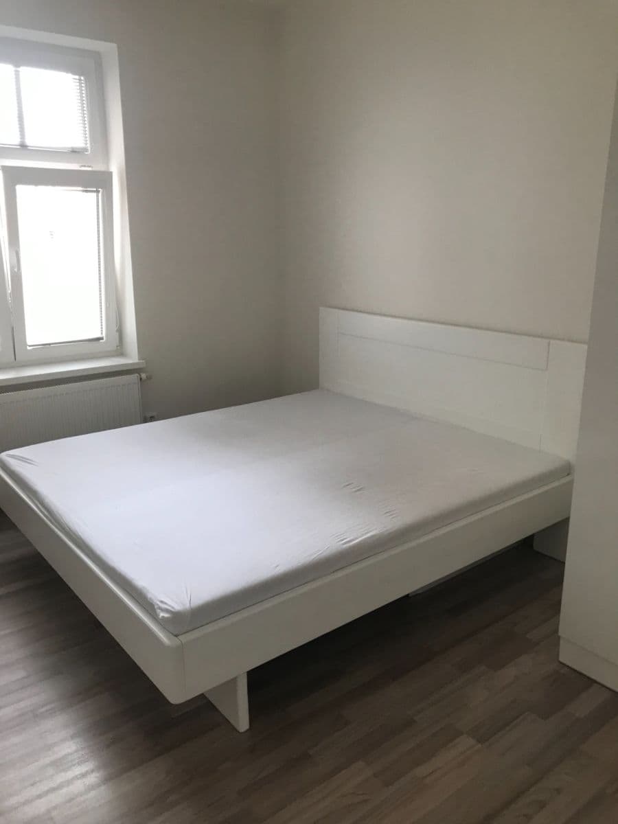 Prenájom bytu 2-izbový 42 m², Biskupcova, Praha, Praha Prenájom bytu 2-izbový 42 m², Biskupcova, Praha, Praha