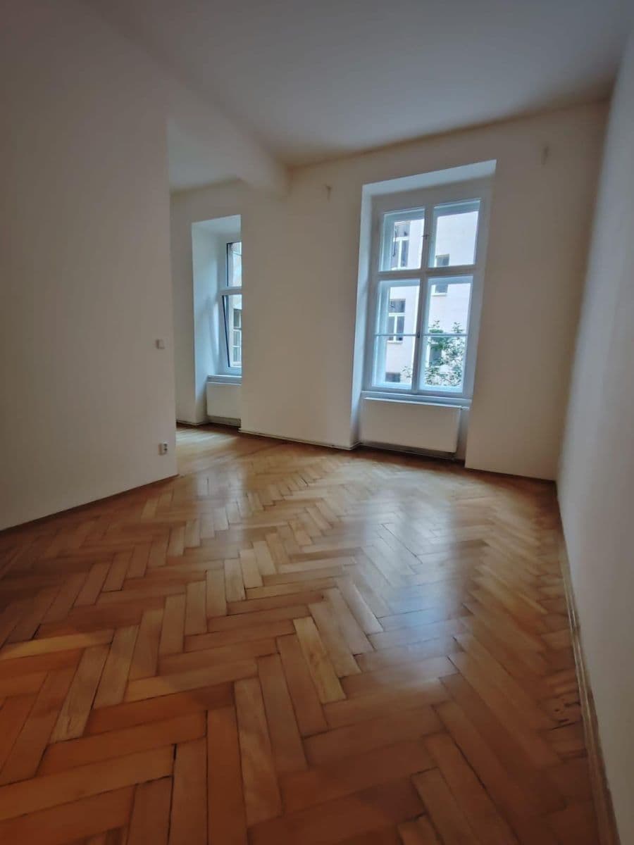 Prenájom bytu 4-izbový 135 m², Mělnická, Praha, Praha Prenájom bytu 4-izbový 135 m², Mělnická, Praha, Praha