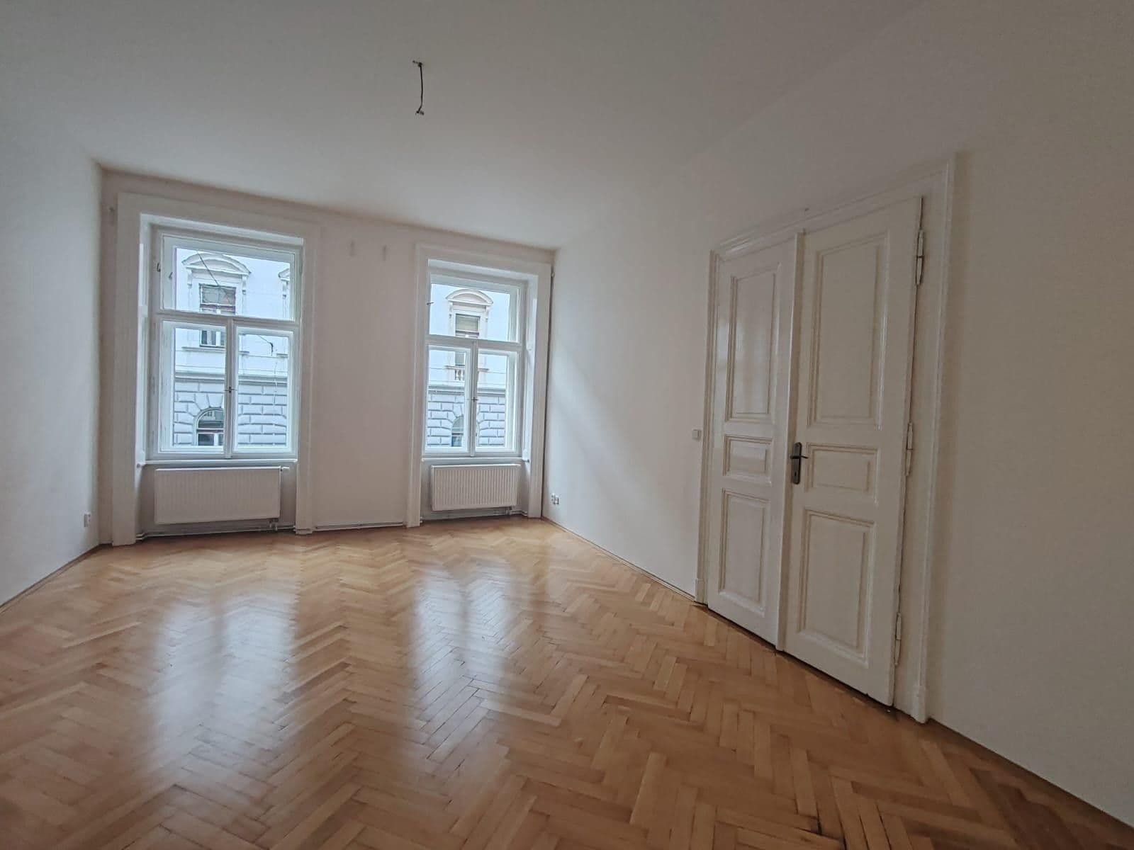 Prenájom bytu 4-izbový 135 m², Mělnická, Praha, Praha Prenájom bytu 4-izbový 135 m², Mělnická, Praha, Praha