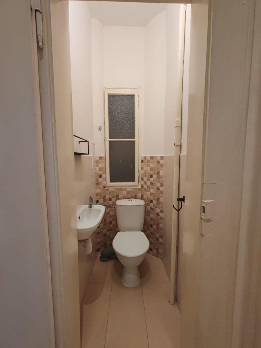 Prenájom bytu 4-izbový 135 m², Mělnická, Praha, Praha Prenájom bytu 4-izbový 135 m², Mělnická, Praha, Praha
