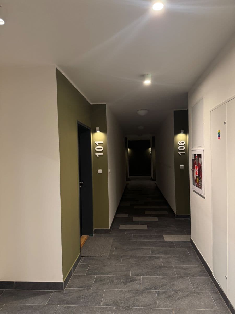 Prenájom bytu 1-izbový 44 m², Gollové, Praha, Praha Prenájom bytu 1-izbový 44 m², Gollové, Praha, Praha