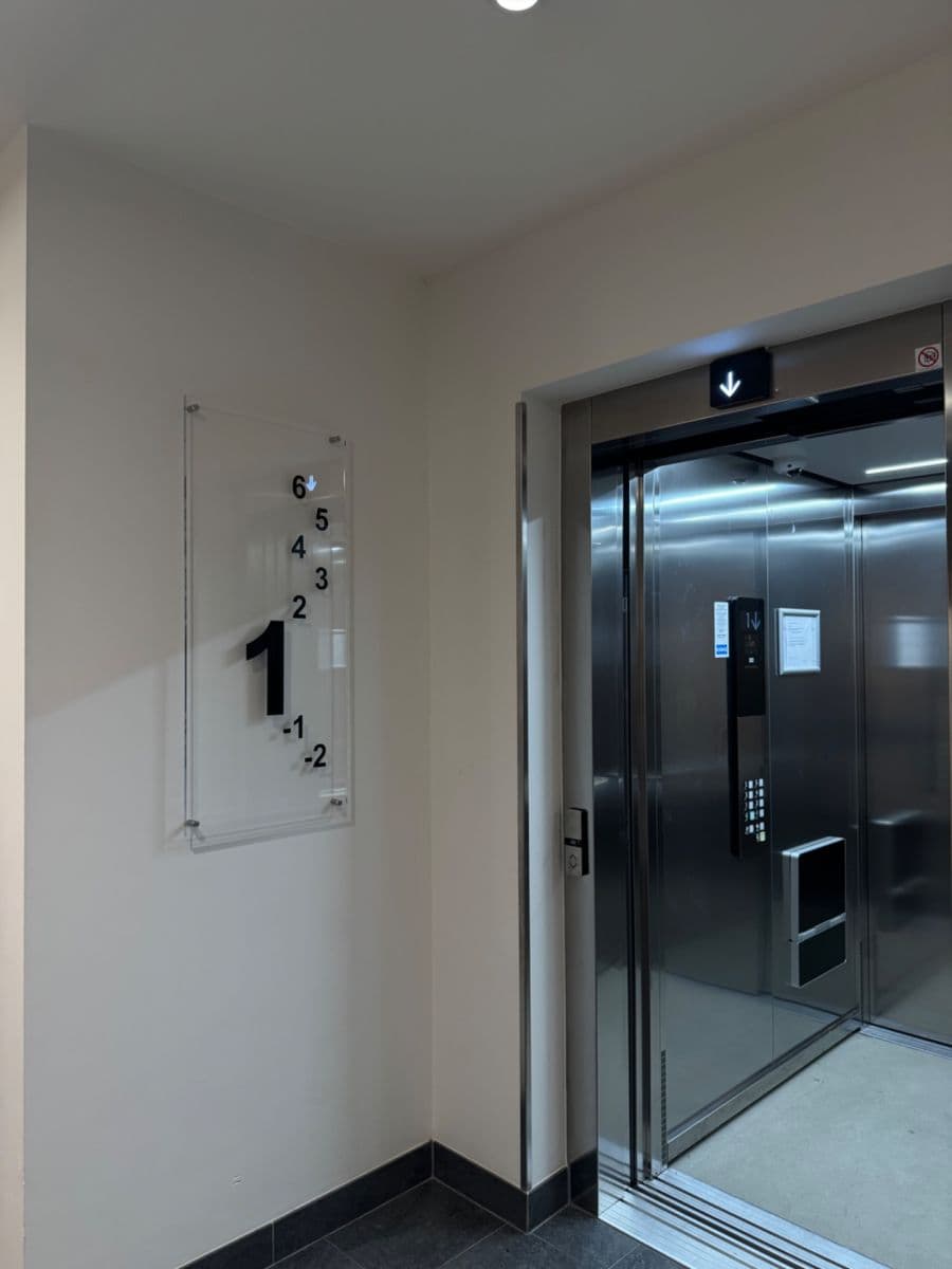 Prenájom bytu 1-izbový 44 m², Gollové, Praha, Praha Prenájom bytu 1-izbový 44 m², Gollové, Praha, Praha