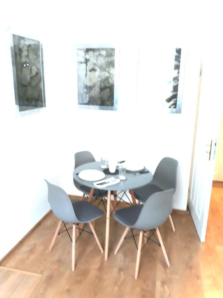 Prenájom bytu 2-izbový 40 m², Mojmírova, Praha, Praha Prenájom bytu 2-izbový 40 m², Mojmírova, Praha, Praha