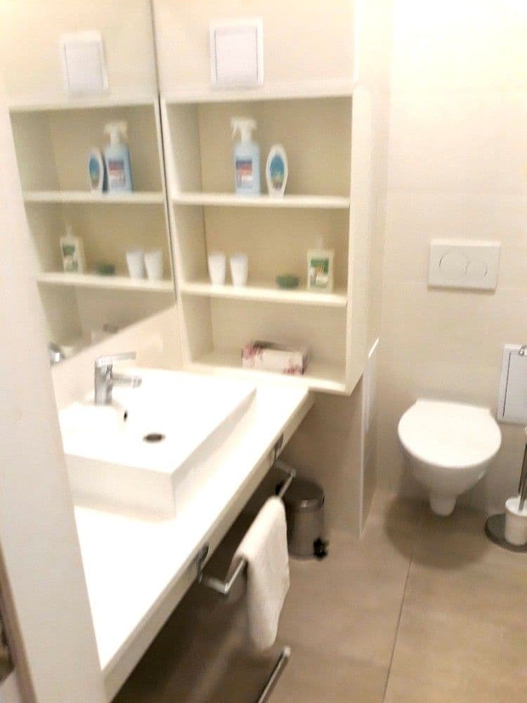 Prenájom bytu 2-izbový 40 m², Mojmírova, Praha, Praha Prenájom bytu 2-izbový 40 m², Mojmírova, Praha, Praha